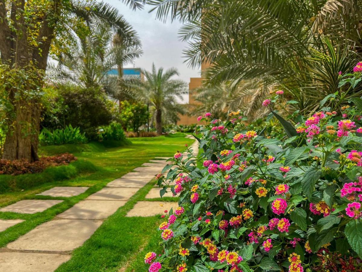 Grand Millennium Al Seef Basra Extérieur photo