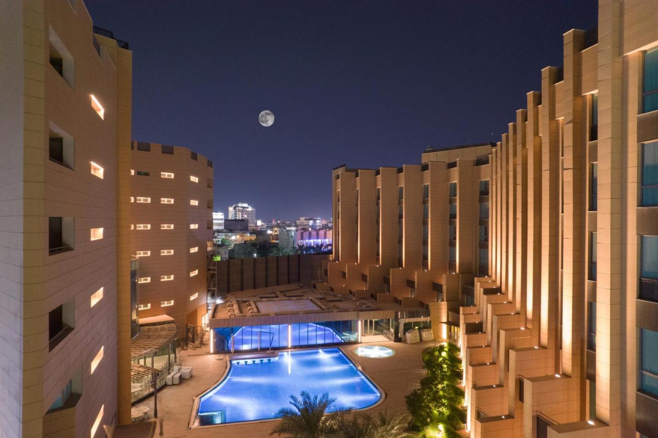Grand Millennium Al Seef Basra Extérieur photo