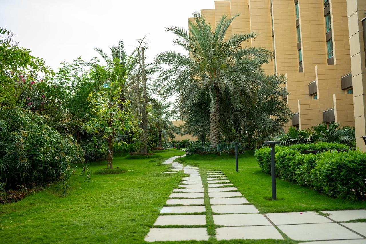 Grand Millennium Al Seef Basra Extérieur photo