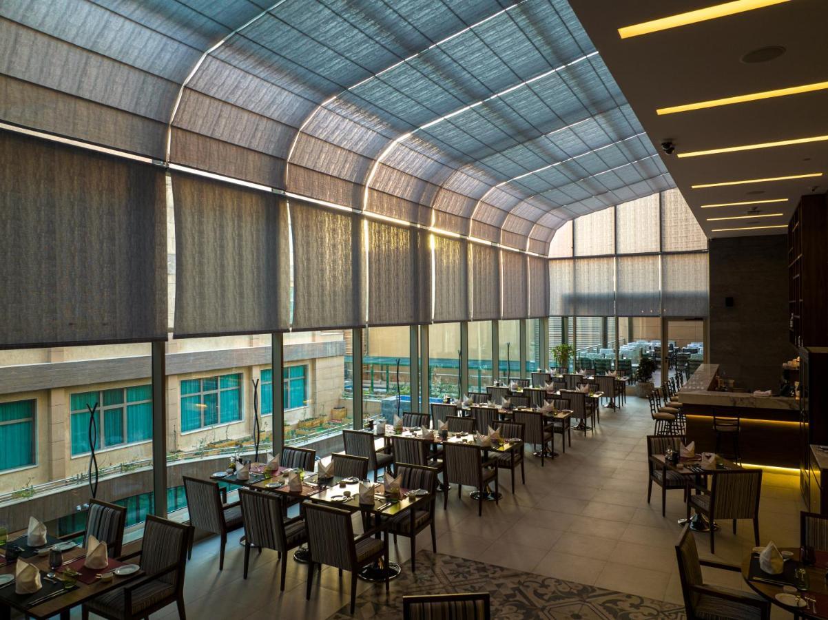 Grand Millennium Al Seef Basra Extérieur photo